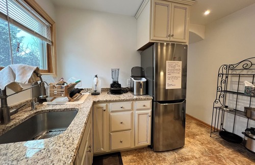 Cedar Crest Apartment | Lovely studio apartment at the base of Cibola National Forest in Cedar Crest