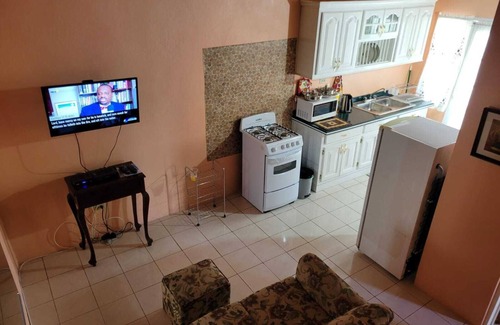 Mandeville Apartment | Lovely studio with WiFi in Cool, Cool Mandeville