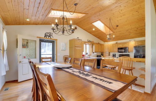 Terra Alta Cabin | Lovely Terra Alta Cabin < 1 Mi to Alpine Lake
