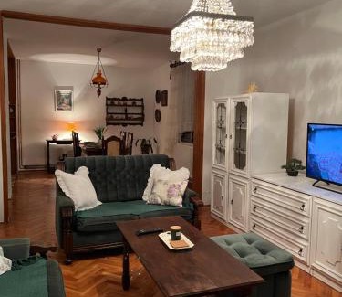Arandelovac Apartment | Loza House