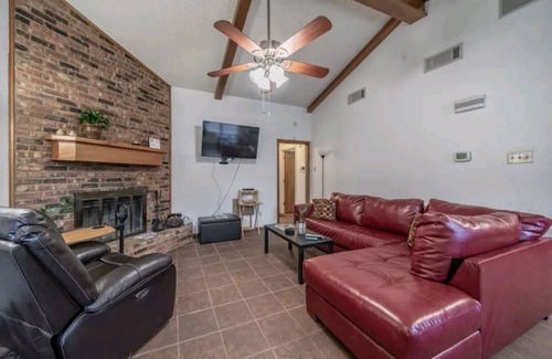 Lubbock House | Lubbock Six-o 2br/2ba Perfect Outdoor Space