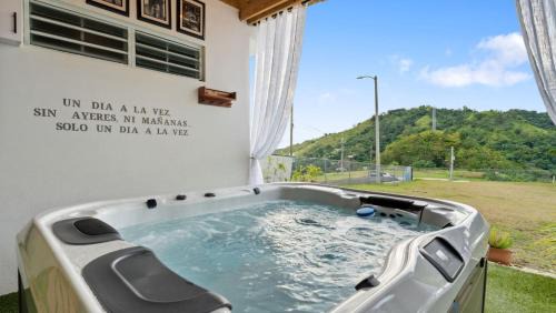 Quebrada Larga Apartment | Lucero del Mar- jacuzzi and ocean views