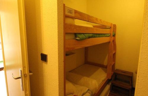 Bagneres-de-Luchon Apartment | Luchon - Studio 2/3 pers., balcon, télécabine, proche commerces et thermes - FR-1-313-224