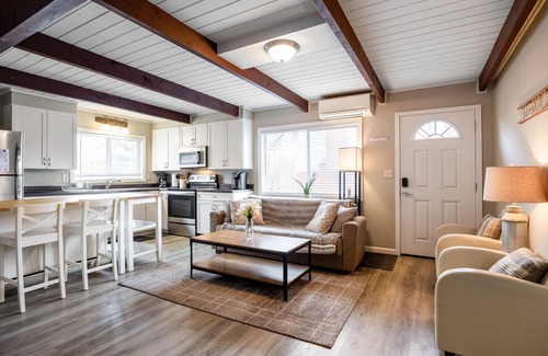 West Eugene House | Lucky Duck Bungalow, Close to downtown and U of O