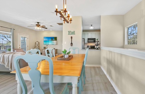 Canyon Lake House | Lucky Fish | 3BR with Gorgeous Views of Canyon Lake