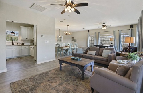 Canyon Lake House | Lucky Fish | 3BR with Gorgeous Views of Canyon Lake