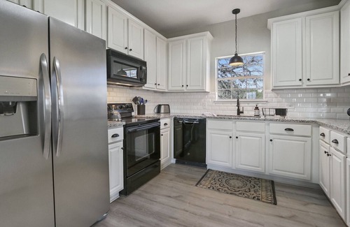 Canyon Lake House | Lucky Fish | 3BR with Gorgeous Views of Canyon Lake