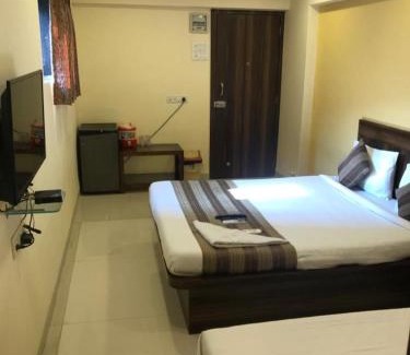 Bandra West Apartment | Lucky Service Apartments - Near BKC