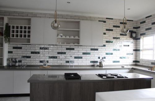 Jwaneng Bed & Breakfast | Lucomas Guest House