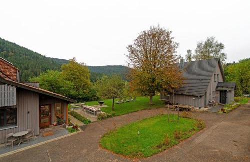 Huzenbach House | Lug ins Tal - 2 Häuser