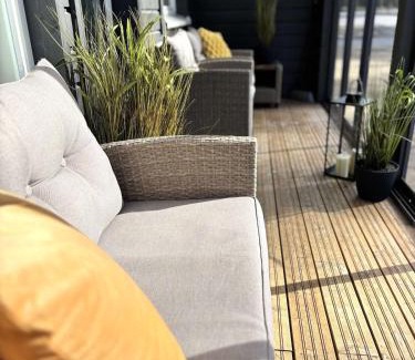 Kalajoki Apartment | Luhtitalon päätyhuoneisto saunalla - Liinavaatteet,pyyhkeet ja loppusiivous sisältyvät aina majoituksen hintaan