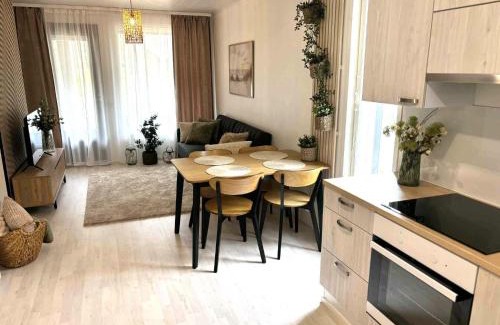 Kalajoki Apartment | Luhtitalon päätyhuoneisto saunalla - Liinavaatteet,pyyhkeet ja loppusiivous sisältyvät aina majoituksen hintaan