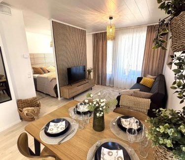 Kalajoki Apartment | Luhtitalon päätyhuoneisto saunalla - Liinavaatteet,pyyhkeet ja loppusiivous sisältyvät aina majoituksen hintaan