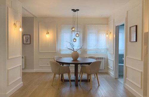 Distrito Llano Apartment | Lujoso apartamento boutique a estrenar con parking gratis