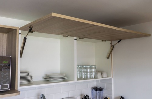 Zona 13 Apartment | Lujoso con una Vista al Aeropuerto y Montañas