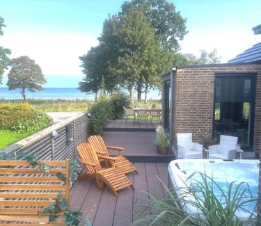 Strøby Ladeplads House | Luksus hus i 1st række, all-incl top komfort med SPA og skov