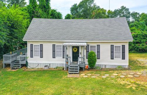 Nacogdoches House | Lumberjack Hideaway Near Campus in Nacogdoches!