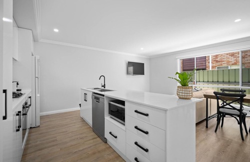 Wagga Wagga Apartment | `Lumeah` - Apartment 1 Central Wagga