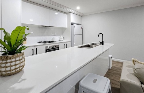 Wagga Wagga Apartment | `Lumeah` - Apartment 1 Central Wagga