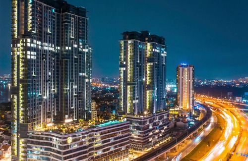 District 9 Apartment | Lumière Riverside by Urban Home