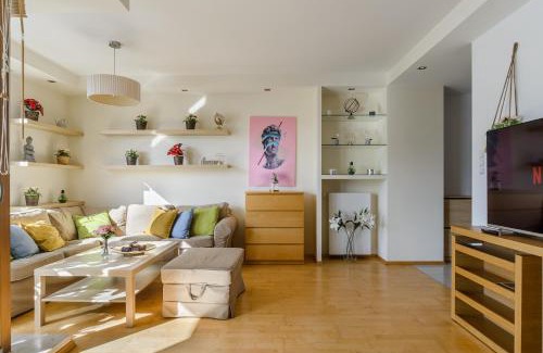 Powisle Apartment | Lumina luxury 3-rooms apart in Warsaw