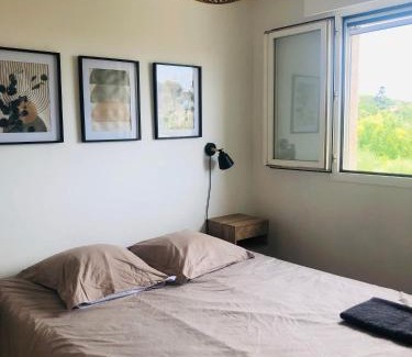 Saint-Laurent-du-Var Apartment | Lumineux avec piscine, Wifi & Terrace - Proche plage & Aéroport