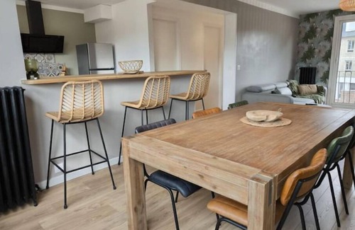 Fecamp Apartment | Lumineux Duplex "Le Précieux", à 5 min du Centre Ville, 20 min du Port & Plage!