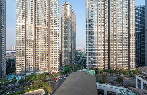 Hang Xanh Apartment | LUNA Apartment - Luxury Residence Landmark 81 Area