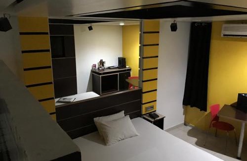Demarchi Hotel | Luna Motel