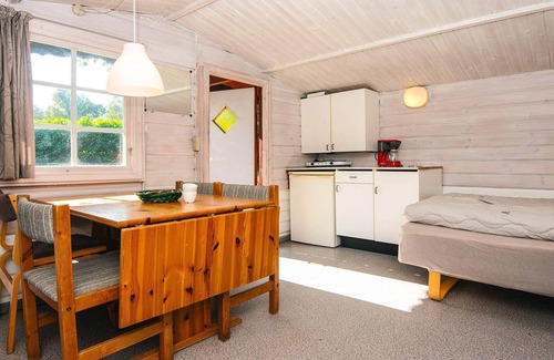 Aabenraa House | Lush cabin in camping resort