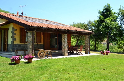 Margine Coperta-Traversagna Cottage | Lush Home in Montecatini Terme in Valdinievole with BBQ