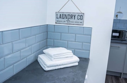 Coalbrookdale House | Lush Lodge - Telford West Midlands (Families/Contractors/Group of Friends)