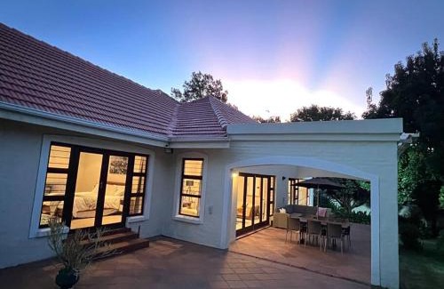 Greater Johannesburg Metropolitan Area Villa | Lush Lux Bryanston Villa