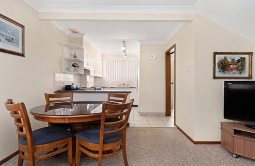 Tuncurry House | Luskin Court 6, Tuncurry