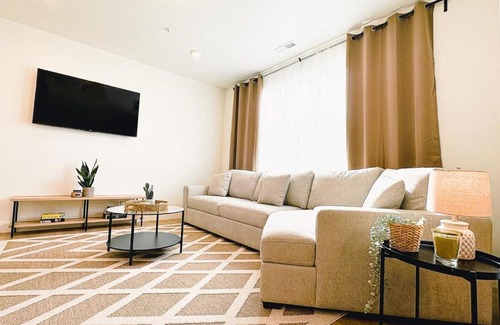 American Fork House | Lux 3BD/2BA w/ King Bed & Garage