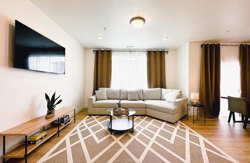 American Fork House | Lux 3BD/2BA w/ King Bed & Garage