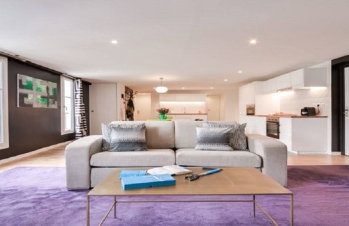 Quartier de Rochechouart Apartment | Lux Art Deco abode near Opéra & Galeries Lafayette, Vintage Paris-Modern Comfort