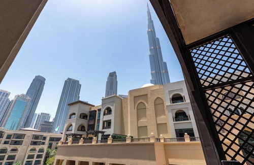 Downtown Dubai Apartment | Lux BnB I Souk Al Bahar I Burj Khalifa Views