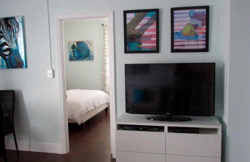 Mid Beach Apartment | Lux Condo by the Beach