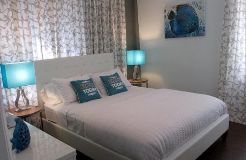 Mid Beach Apartment | Lux Condo by the Beach