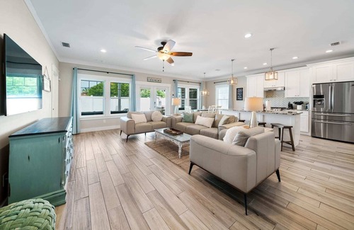 Laguna Beach Estates House | LUX Laid Back In Laguna - Pet Friendly, Private Pool, Block From Beach & More