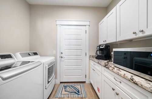 Laguna Beach Estates House | LUX Laid Back In Laguna - Pet Friendly, Private Pool, Block From Beach & More