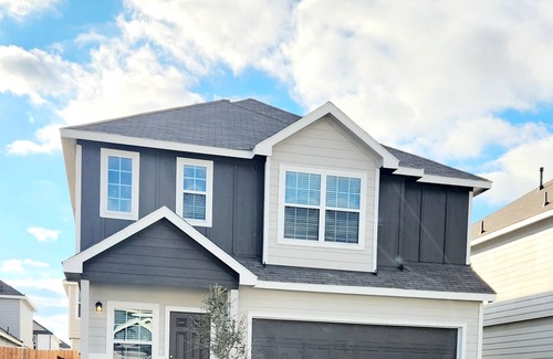 Westfield House | Lux, New, Beau, Hot tub &4Bedroom; Houston near IAH, Downtown, Woodlands &Spring