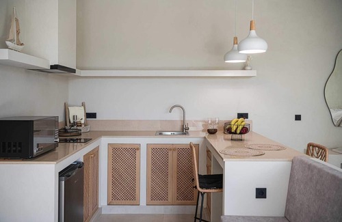 Daratsos Hotel | Lux Suite with Jacuzzi Near Beach