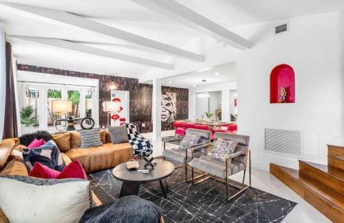 Victoria Park House | Luxe 5BR 4BA I Heated Pool 10 Min to Beach I BBQ