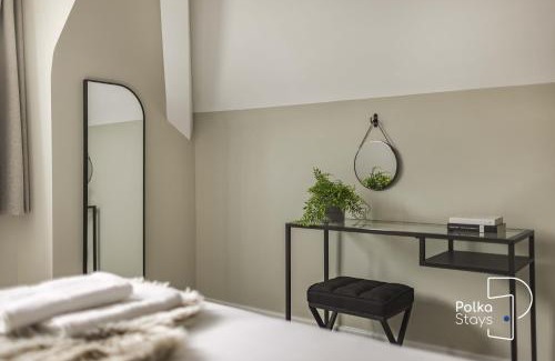 South Shore Apartment | Luxe Ami Tran Spacious Penthouse by PolkaStays