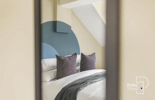 South Shore Apartment | Luxe Ami Tran Spacious Penthouse by PolkaStays