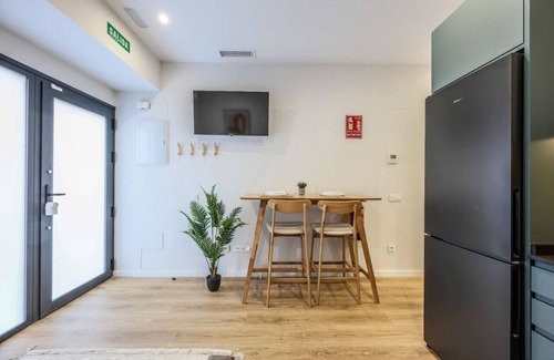 Las Acacias Apartment | Luxe Apartments Madrid Rio by Rentitup