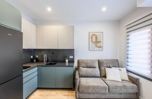 Las Acacias Apartment | Luxe Apartments Madrid Rio by Rentitup