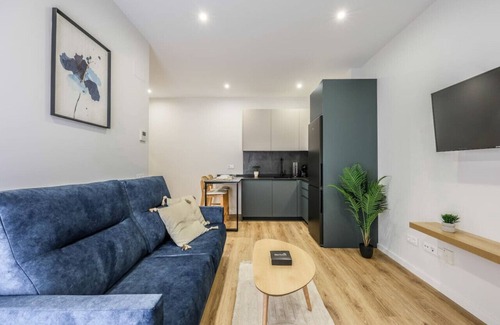 Las Acacias Apartment | Luxe Apartments Madrid Rio by Rentitup